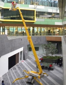 南山高空作業車、升降機與腳手架租賃 深圳本地服務與貨梯制造全解析